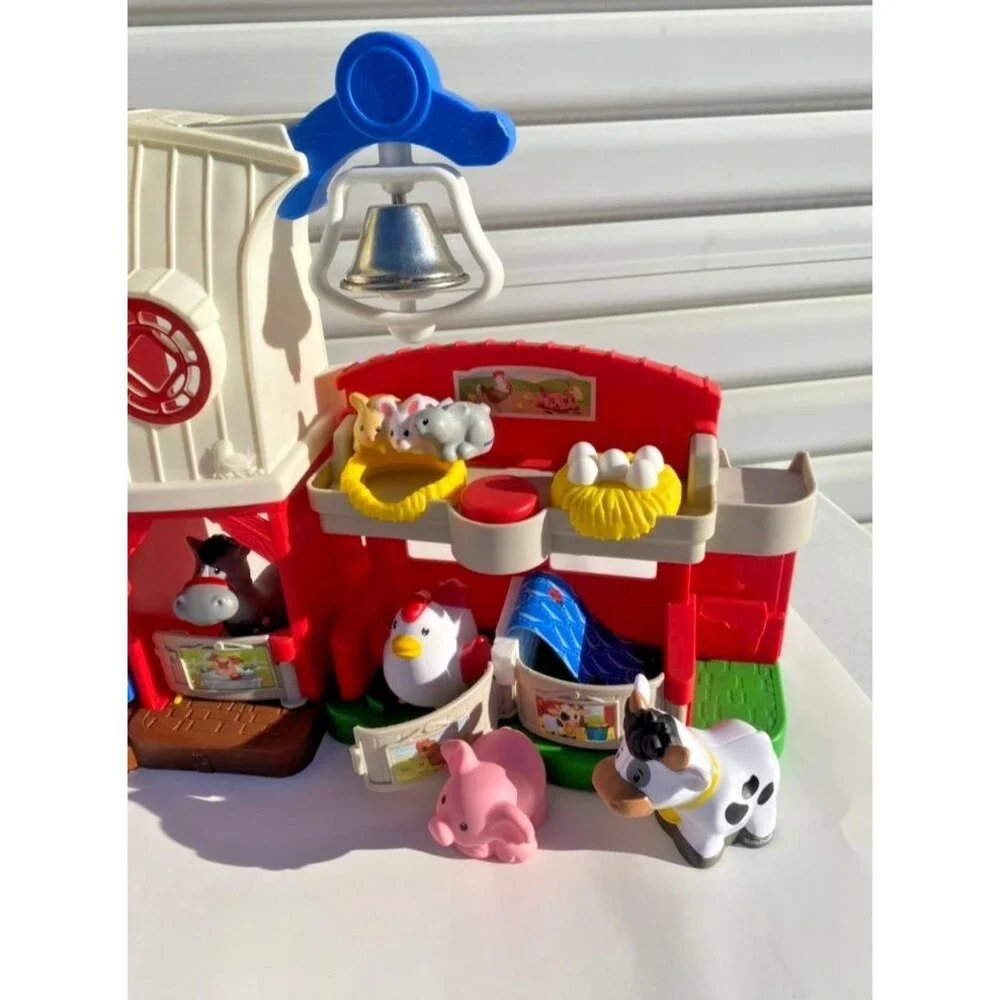 Fisher-Price Little People Stages Red Farm Playset W Sound & Lights + 7 Figures!